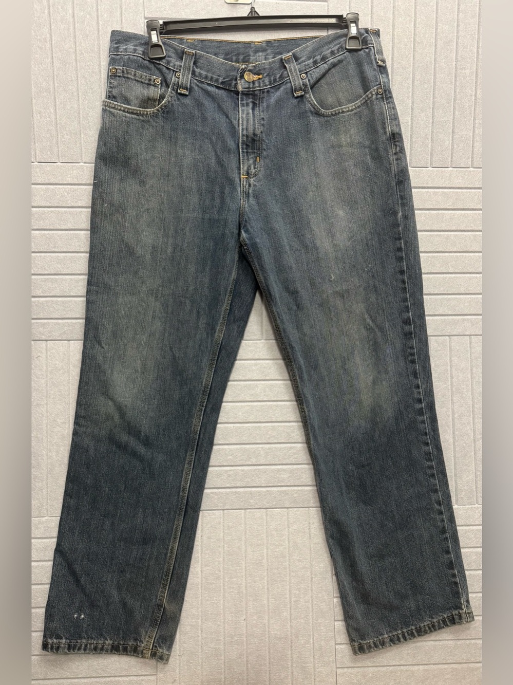 Men’s Carhartt relaxed fit distressed workwear denim jeans size 34x30